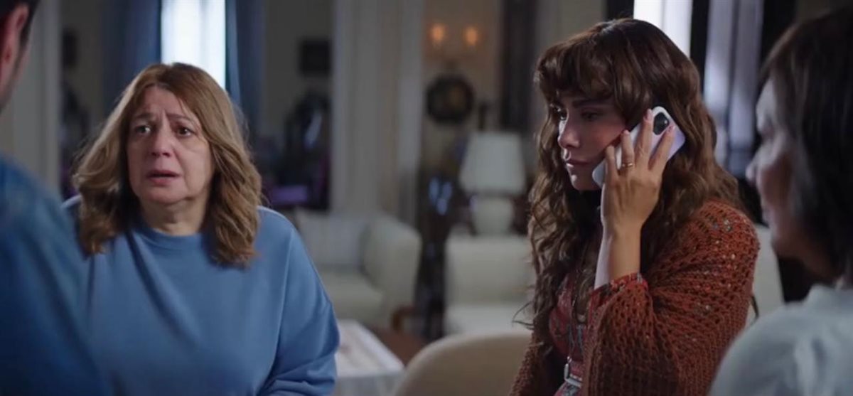 <strong>مسلسل “220 يوم”</strong>