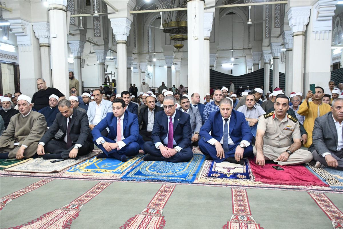 محافظ الفيوم اثناء الاحتفال بالمولد النبوى الشريف&nbsp;