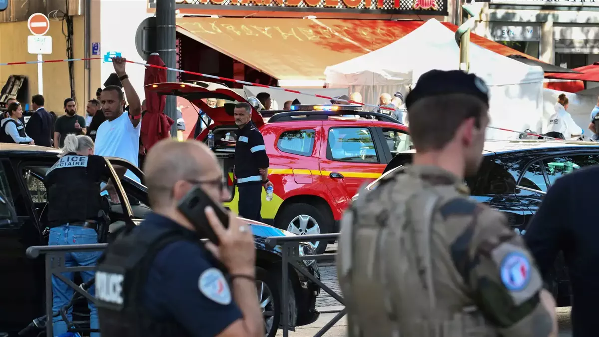 الشرطة الفرنسية في موقع الحادثة