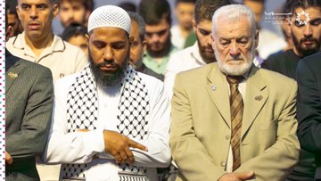 أدهم النابلسي من نجم غنائي إلى إمام بالمصليين