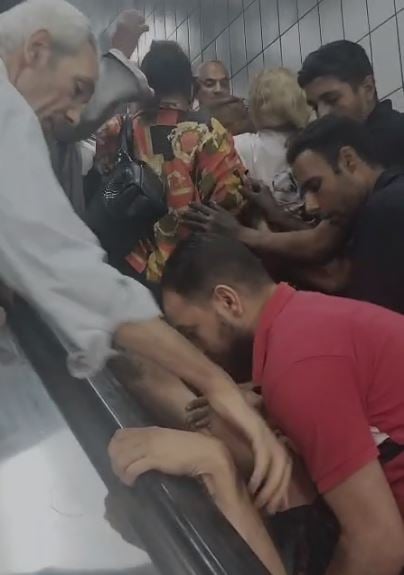 سقوط كرسي متحرك يتسبب في إصابات عدد من المواطنين بمحطة مترو مسرة