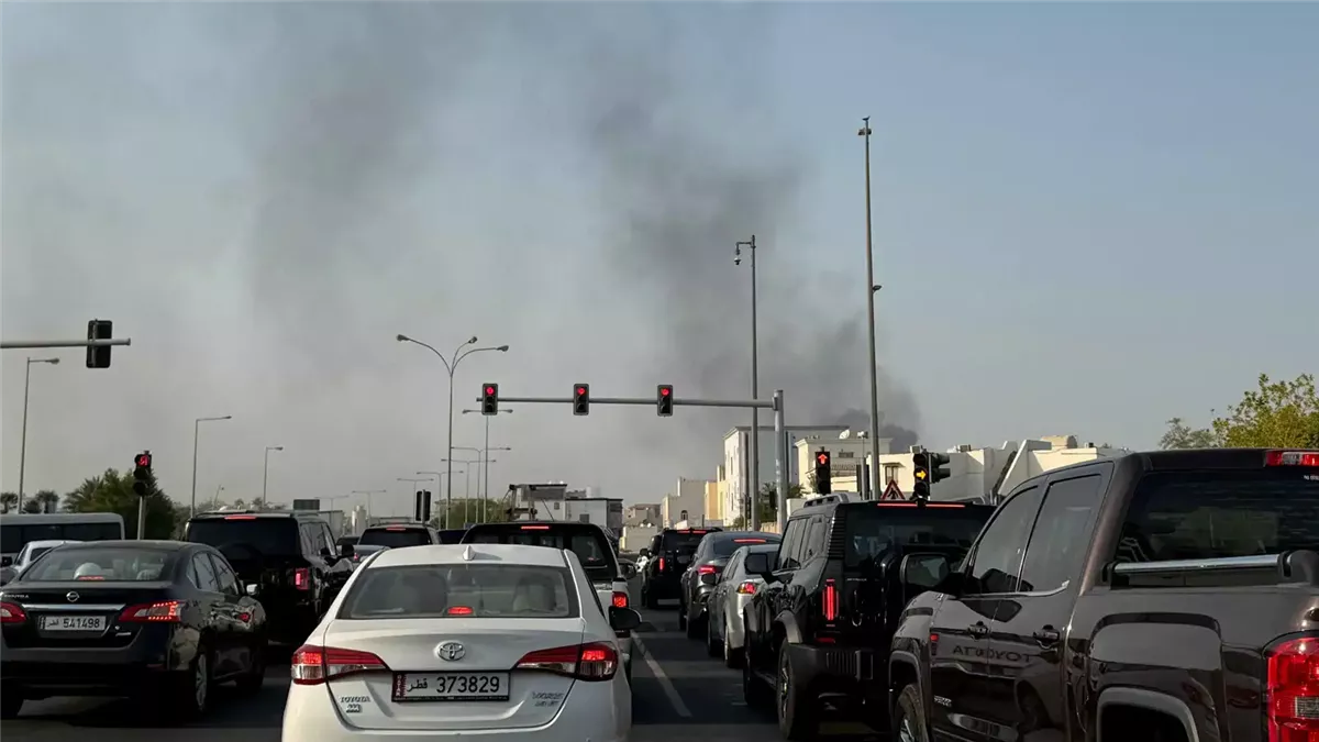 أعمدة الدخان تتصاعد بعد الغارة الإسرائيلية على الدوحة