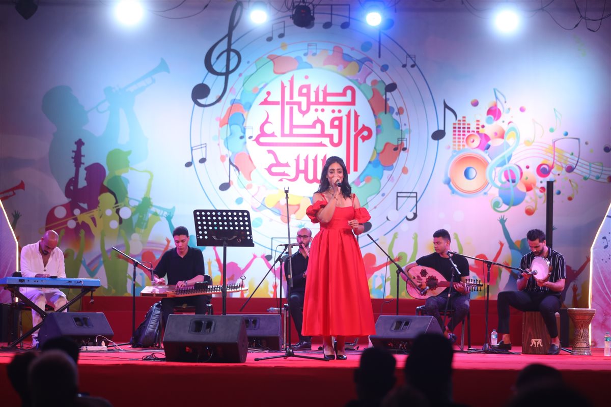 <strong>الفنانة أميرة رضا</strong>
