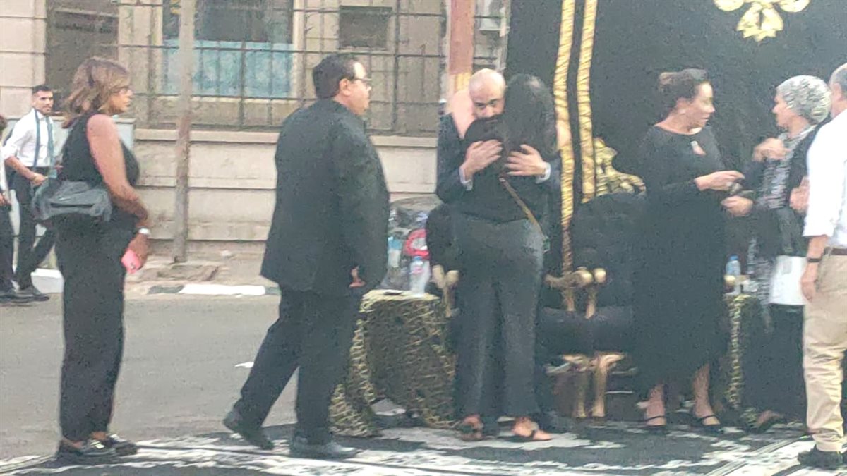 <strong>عزاء الفنانة التشكيلية زينات خليل</strong>