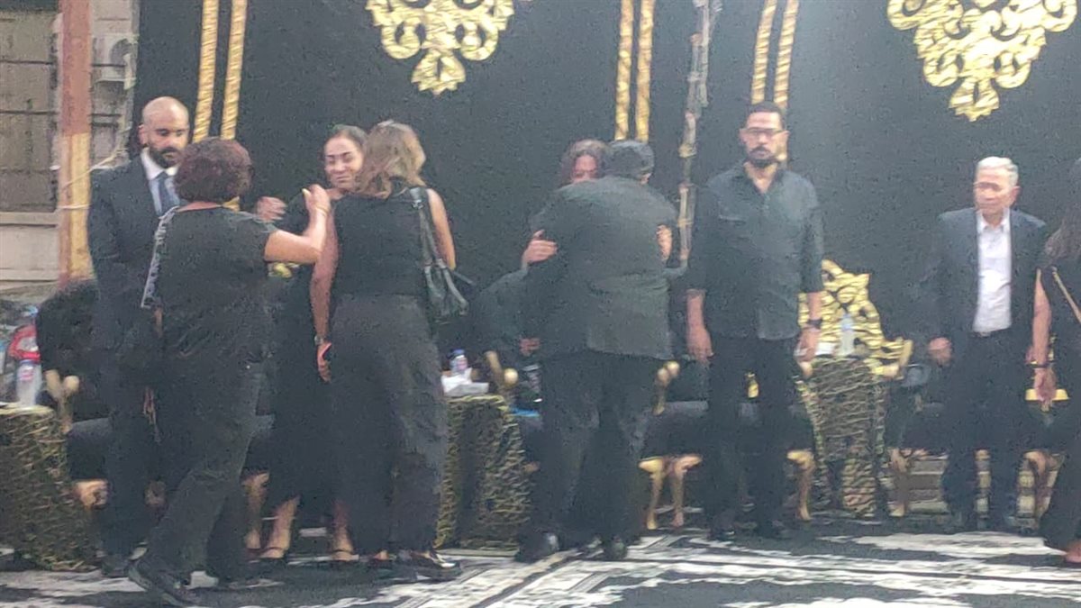 <strong>عزاء الفنانة التشكيلية زينات خليل</strong>