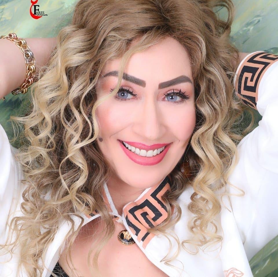 <strong>إيناس مكي</strong>