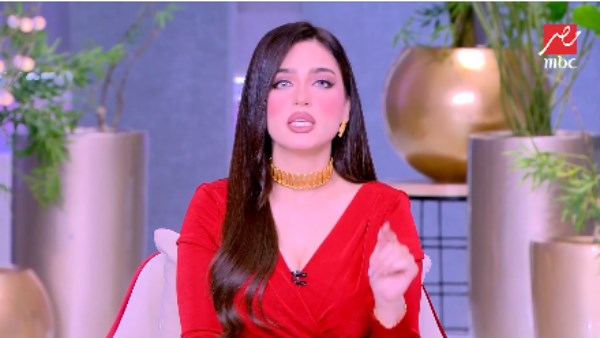 <strong>&nbsp;الإعلامية ياسمين عز</strong>