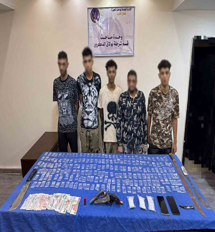 القبض على 5 أشخاص بتهمة ترويج المخدرات في الجيزة&nbsp;