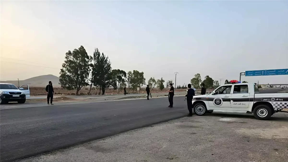 قوات أمنية على طريق السويداء دمشق