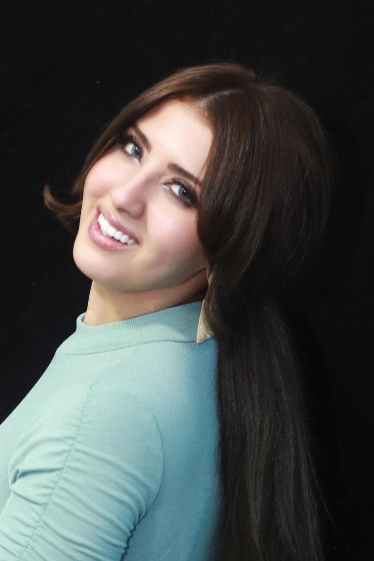 <strong>نور فخري</strong>