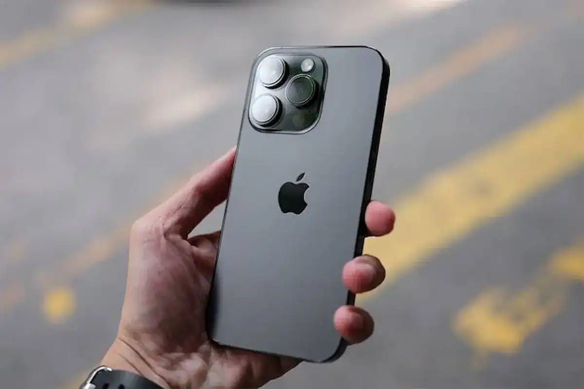 ايفون 17