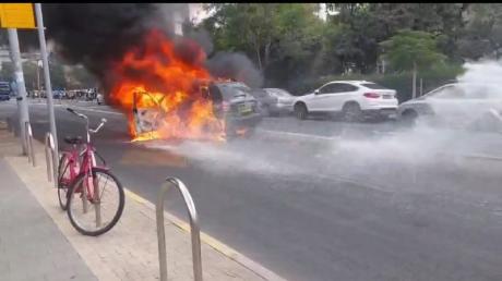 انفجار سيارة في تل أبيب .. والشرطة تشتبه بدافع جنائي