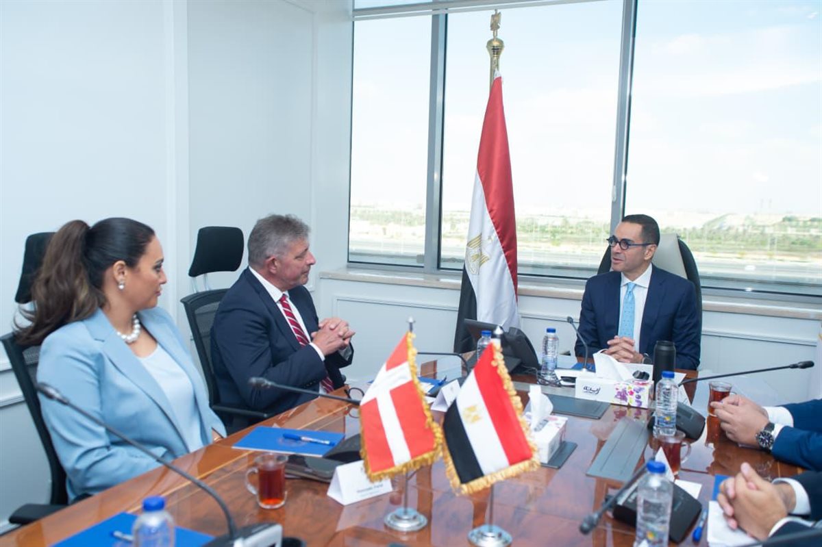 اللقاء&nbsp;