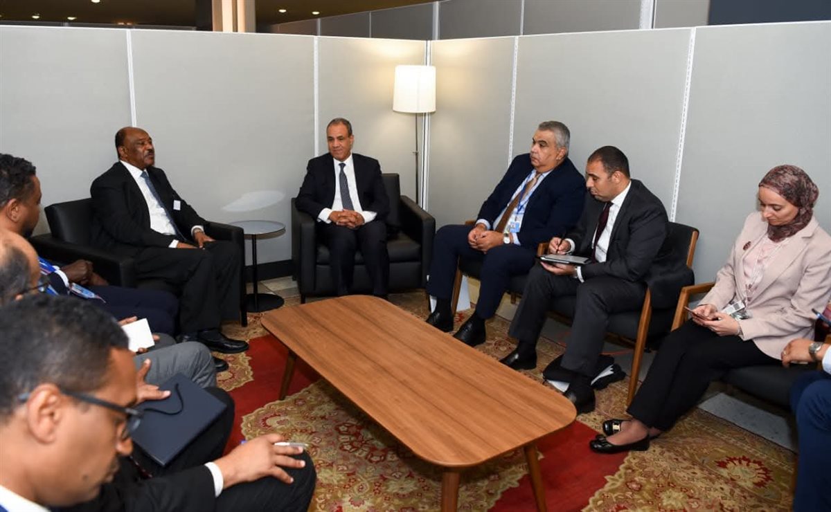 وزير الخارجية مع نظيره السوداني