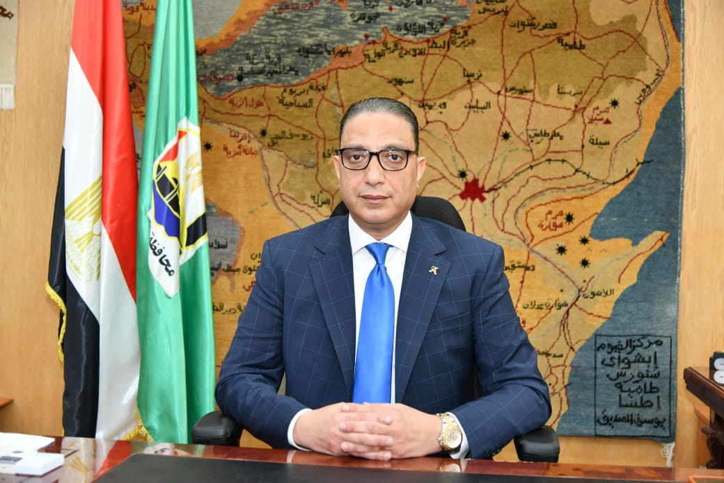 الدكتور احمد الانصارى محافظ الفيوم