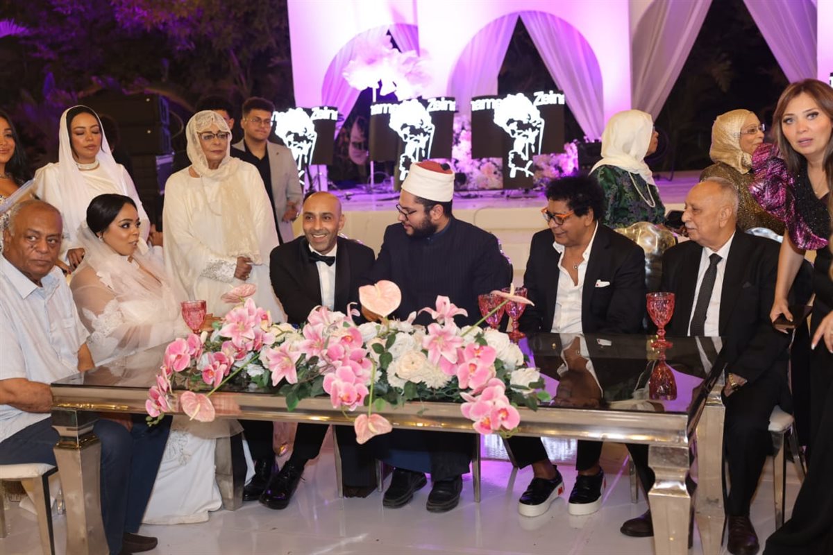 <strong>حفل زفاف ابنة شقيقة محمد منير</strong>