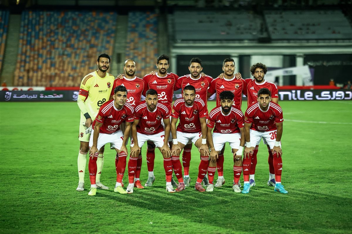 لاعبو الأهلي