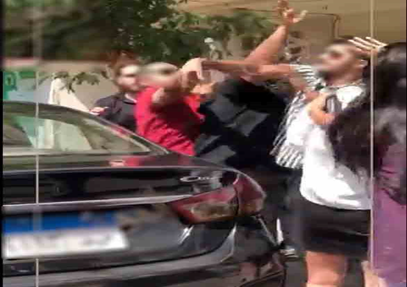كوريك و سيجارة.. ضبط سائق ملاكي بالجيزة لاعتدائه على الركاب