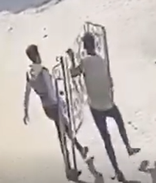 «آخرة الطمع سرقة السلم».. سقوط لصين سرقوا حديد منزل بالشرقية