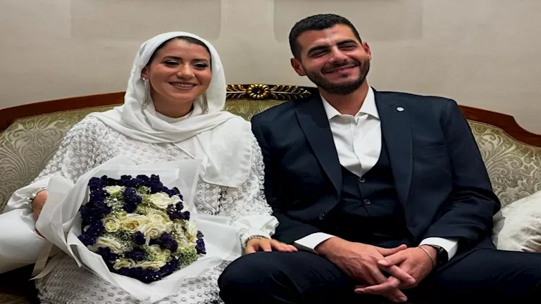 دينا أثناء كتب كتابها