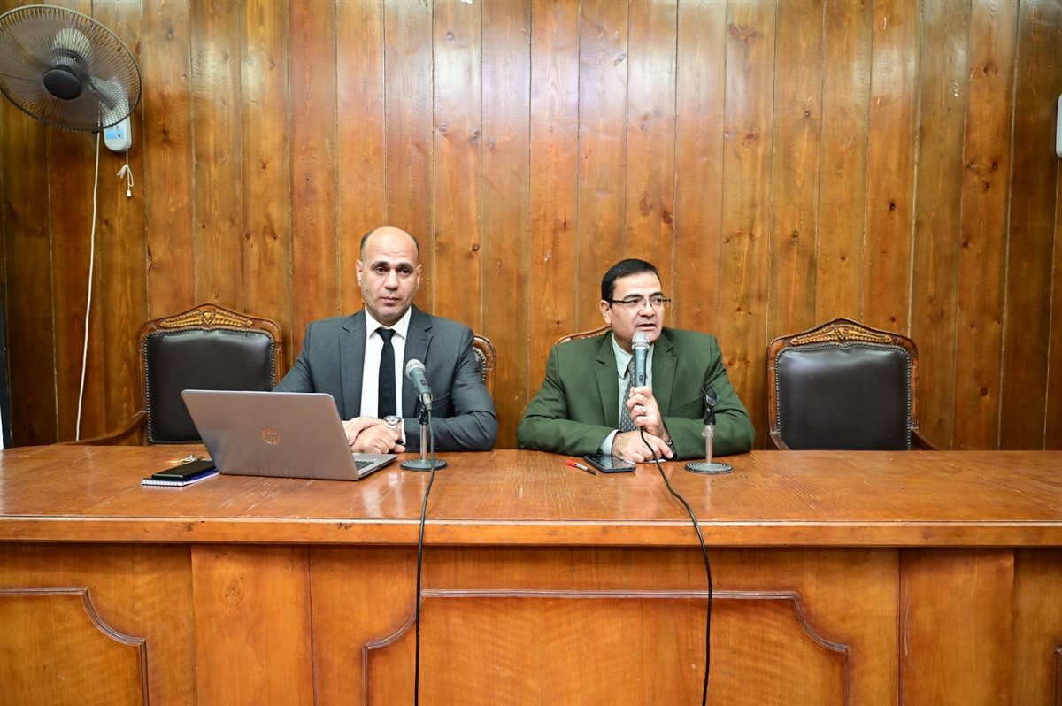 قيادات الجامعة اثناء الاحتفالية