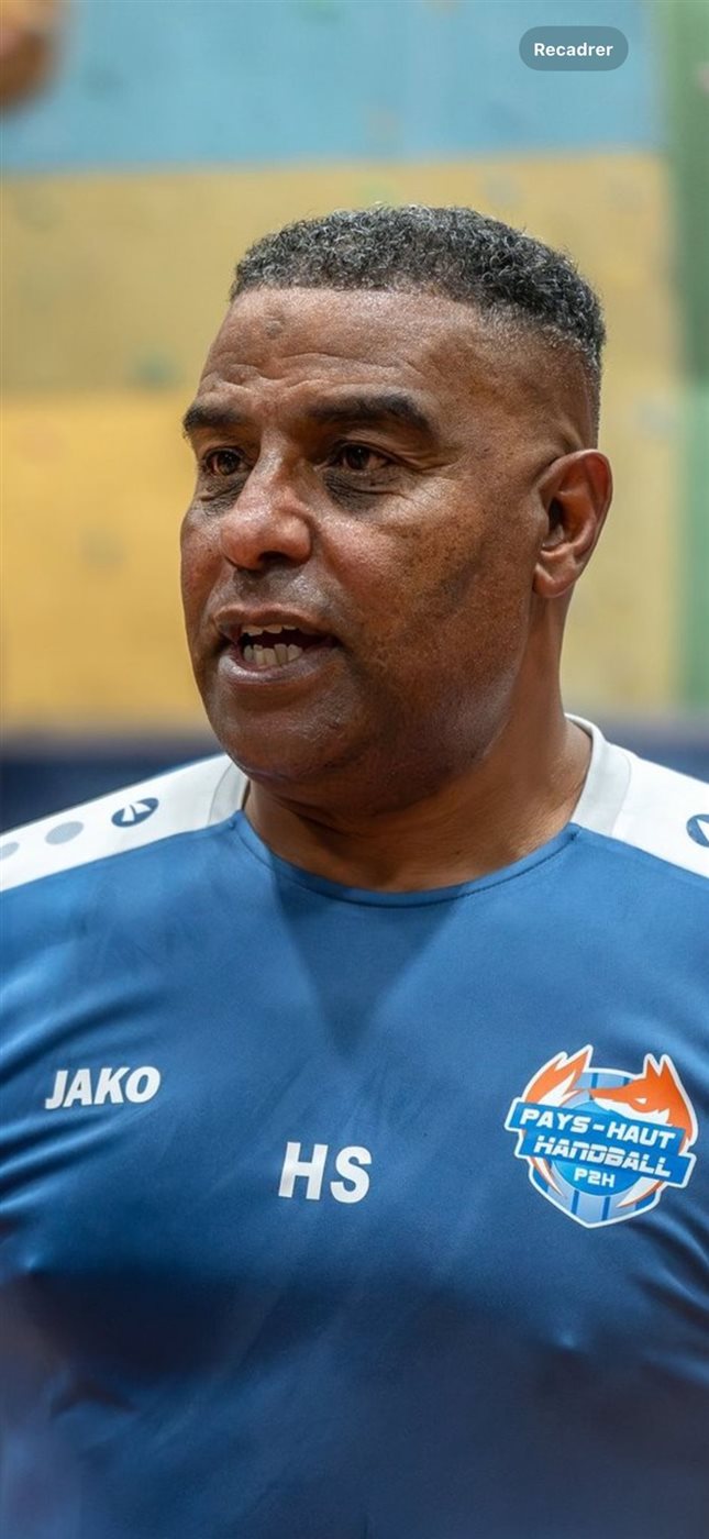 هشام سعيد نجم منتخب مصر السابق لكرة اليد