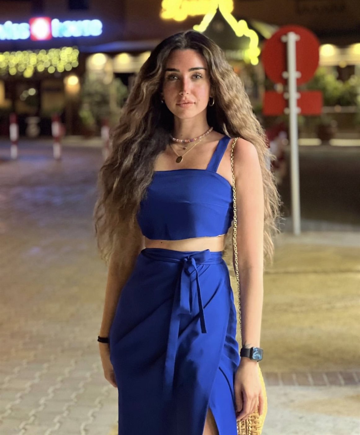 <strong>هنا الزاهد</strong>