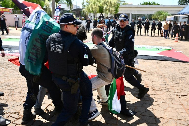 <strong>مظاهرات مؤيدة للفلسطينيين بذكرى حرب غزة</strong>