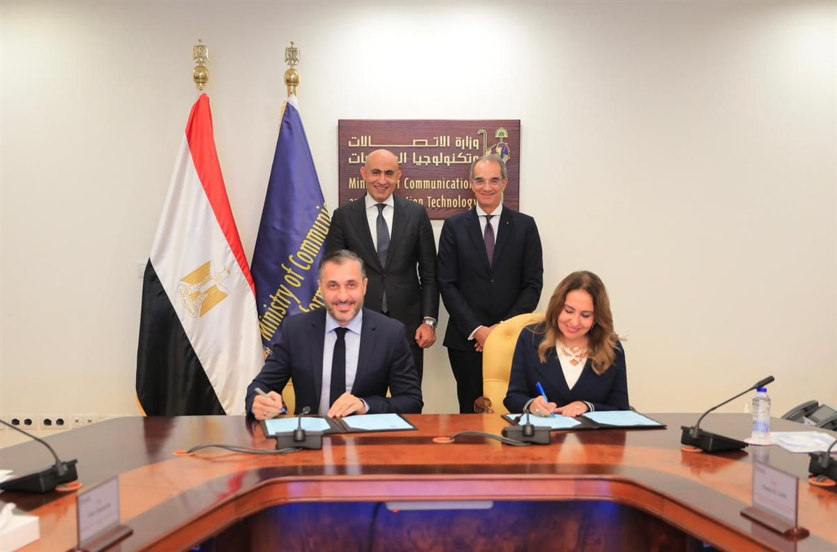 عمرو طلعت وزير الاتصالات وتكنولوجيا المعلومات&nbsp;