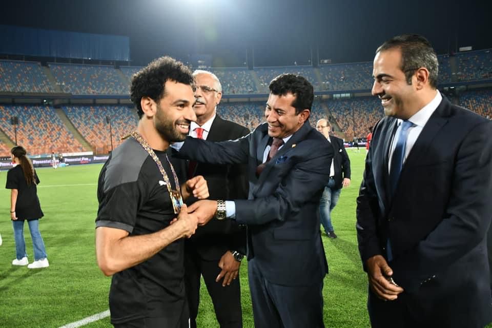 وزير الرياضة ومحمد صلاح