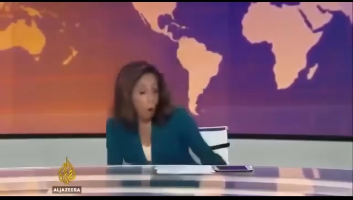 فأر يقتحم استوديو قناة الجزيرة الإنجليزية&nbsp;