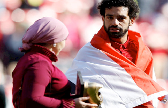 محمد صلاح وزوجته ماجي صادق