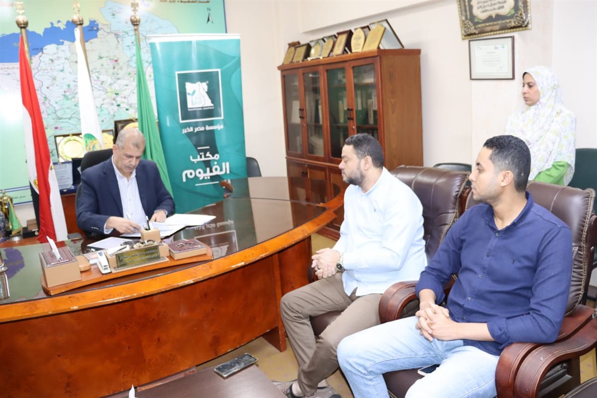 رئيس شركة مياه الشرب أثناء اللقاء
