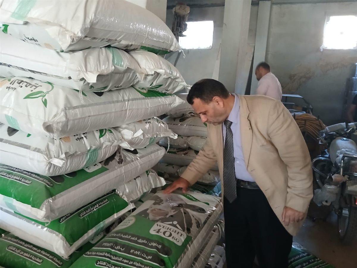 ضبط 13 طن أسماك فاسدة وعلف وسماد مدعم بدون ترخيص بالإسكندرية