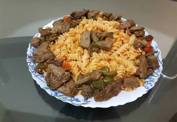 المكرونة بالكبدة والقوانص&nbsp;
