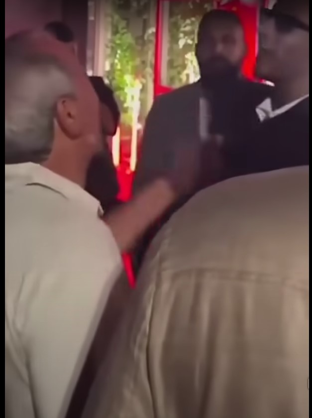 سميح ساويرس يضرب محمد رمضان في مهرجان الجونة.. إيه اللي حصل ؟