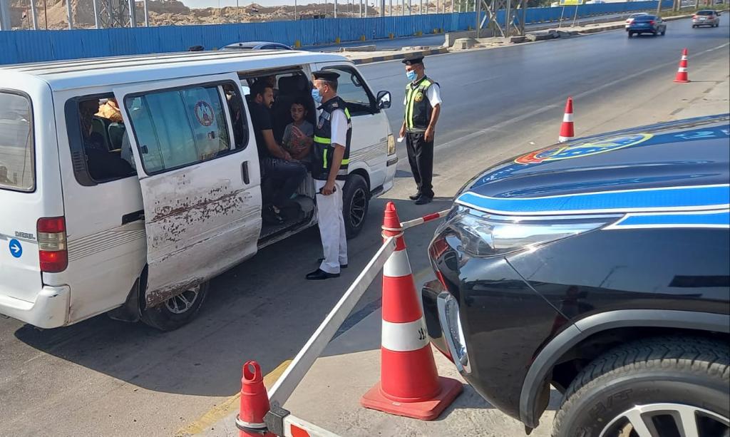 <strong>&nbsp;حملات على مواقف السرفيس بعد زيادة أسعار الوقود لضبط التعريفة الجديدة</strong>