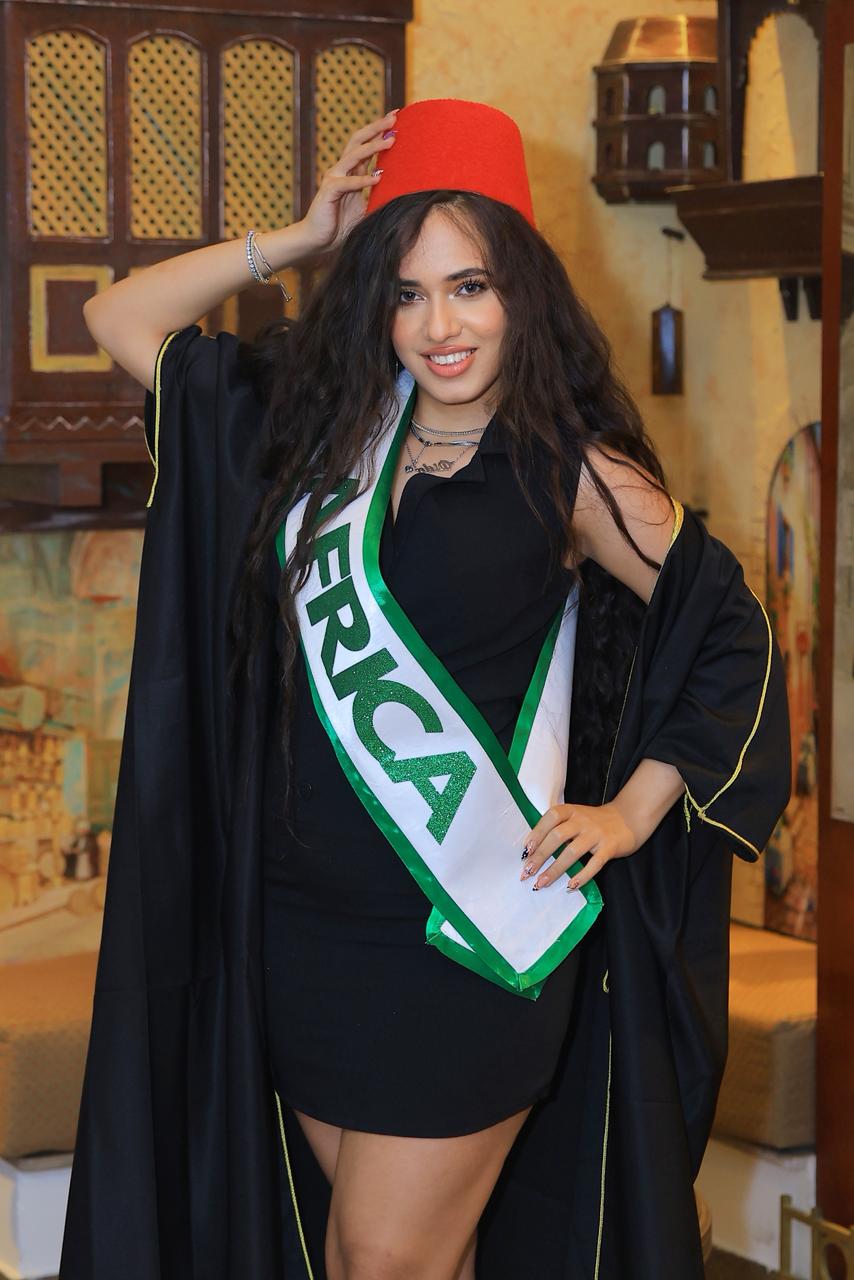 <strong>ملكات جمال العرب</strong>