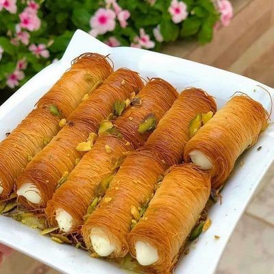 رولات الكنافة بالقشطة