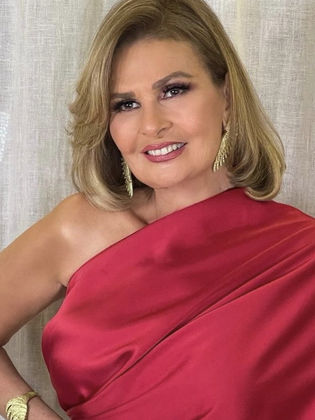 <strong>يسرا</strong>