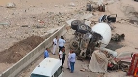 &nbsp;حادث تصادم على طريق الأوتوستراد يسفر عن إصابات وإغلاق جزئي للطرق