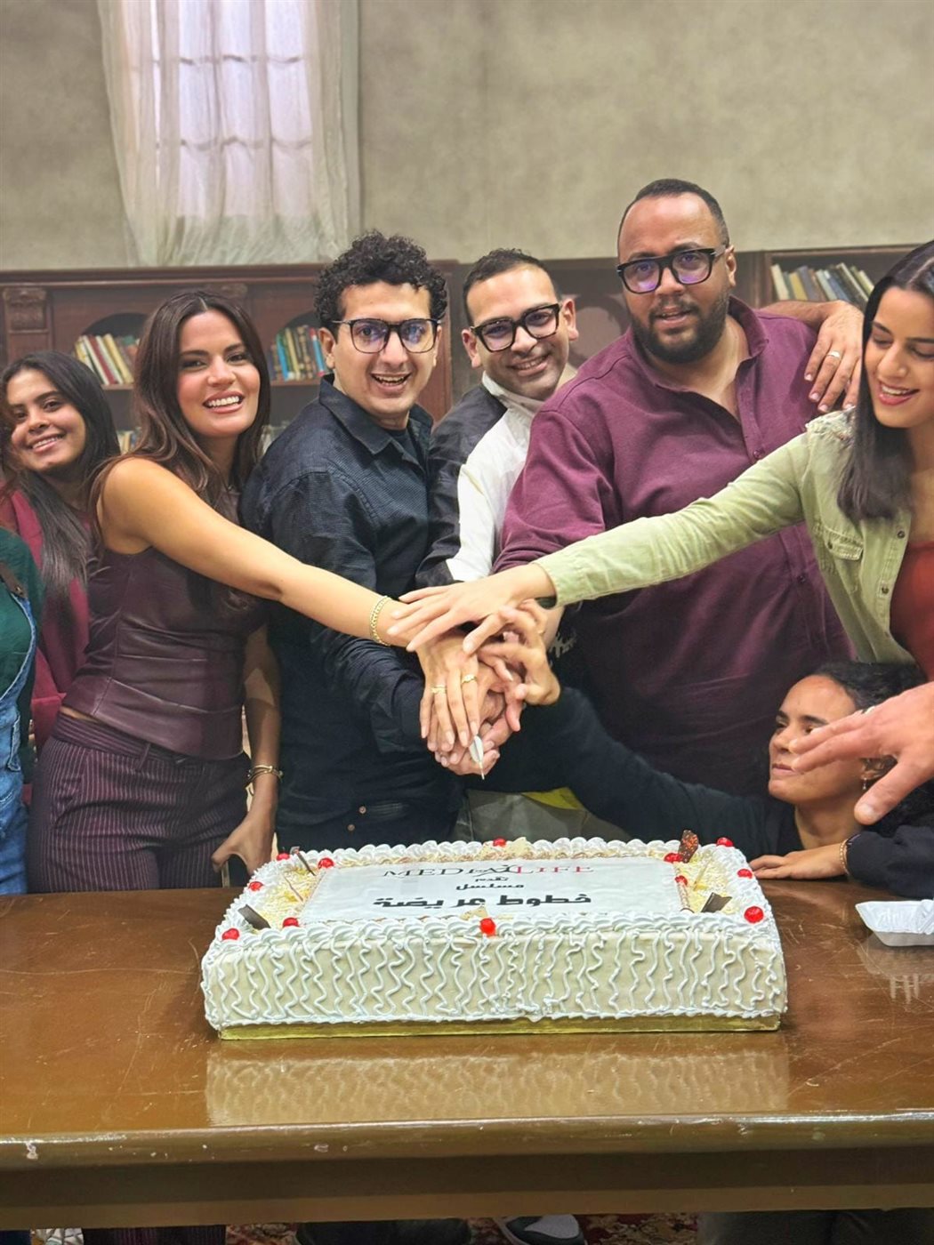 <strong>مسلسل “خطوط عريضة”</strong>