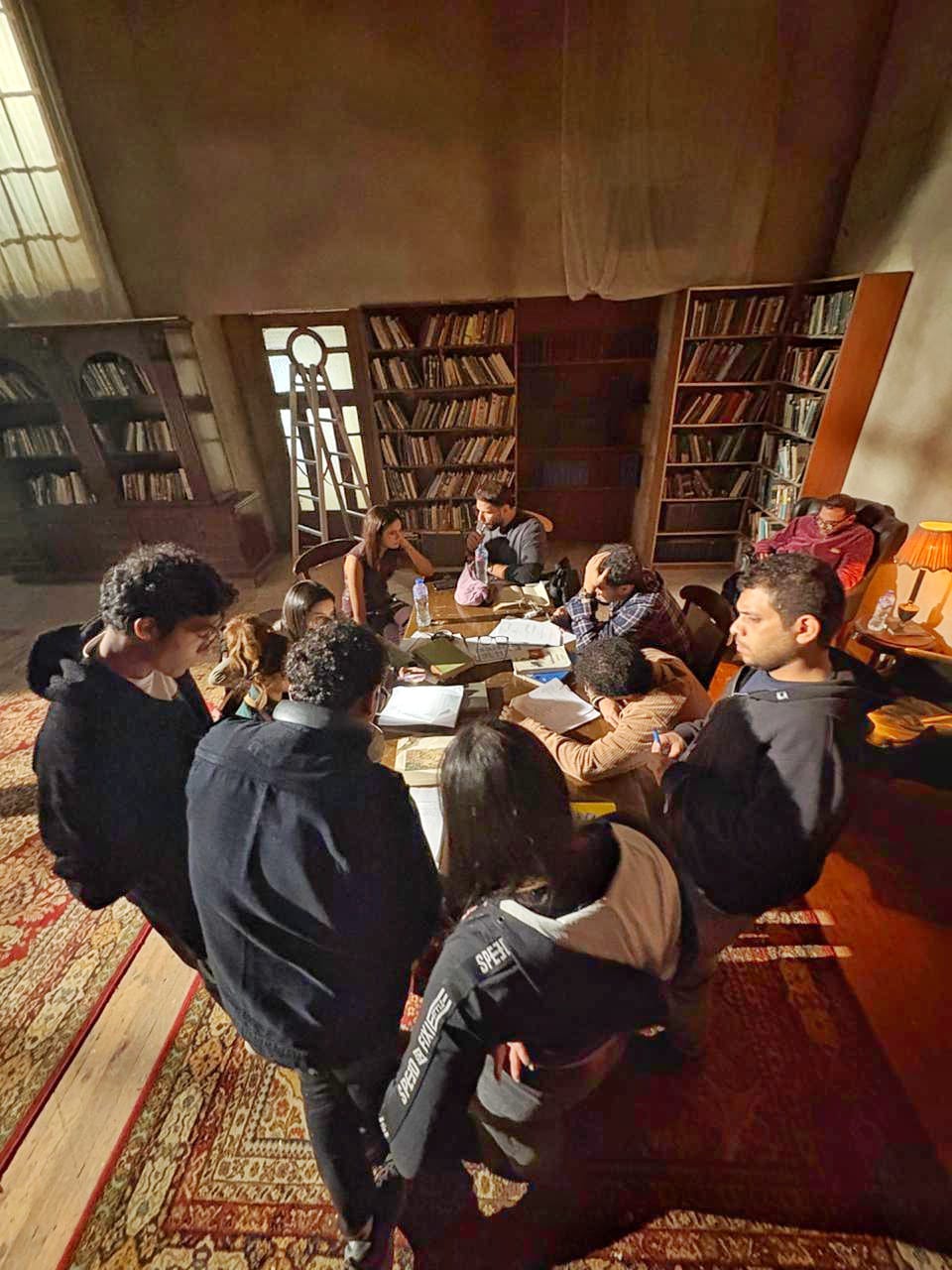 <strong>مسلسل “خطوط عريضة”</strong>