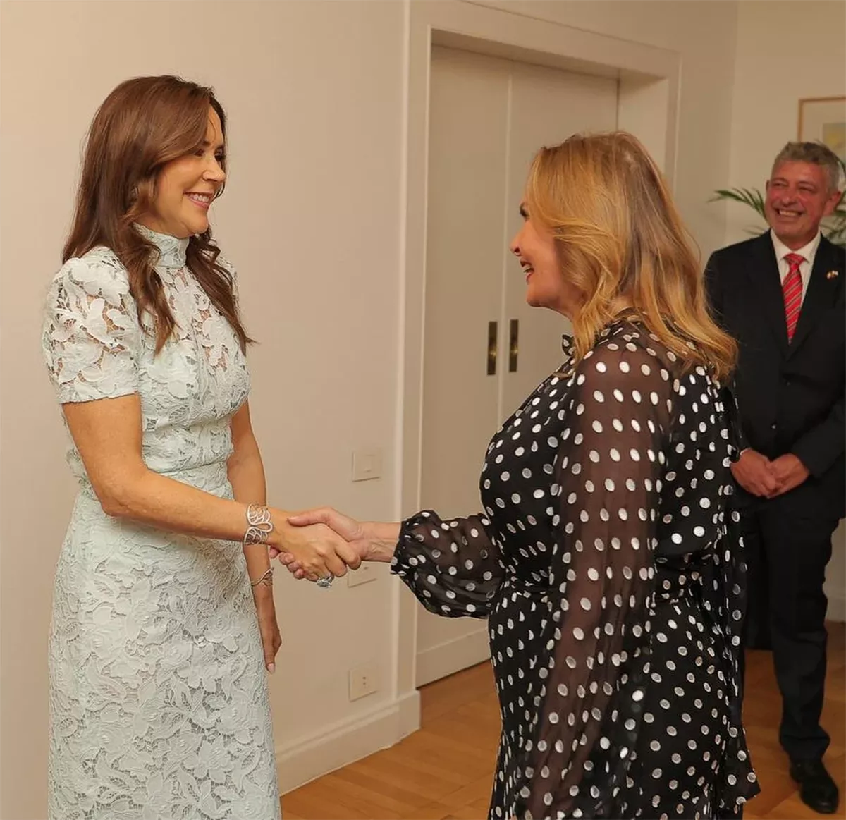 يسرا وملكة الدنمارك