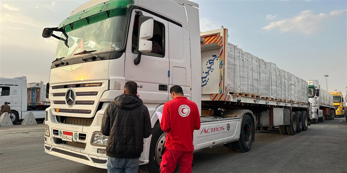 مساعدات الهلال الأحمر المرسلة لغزة&nbsp;
