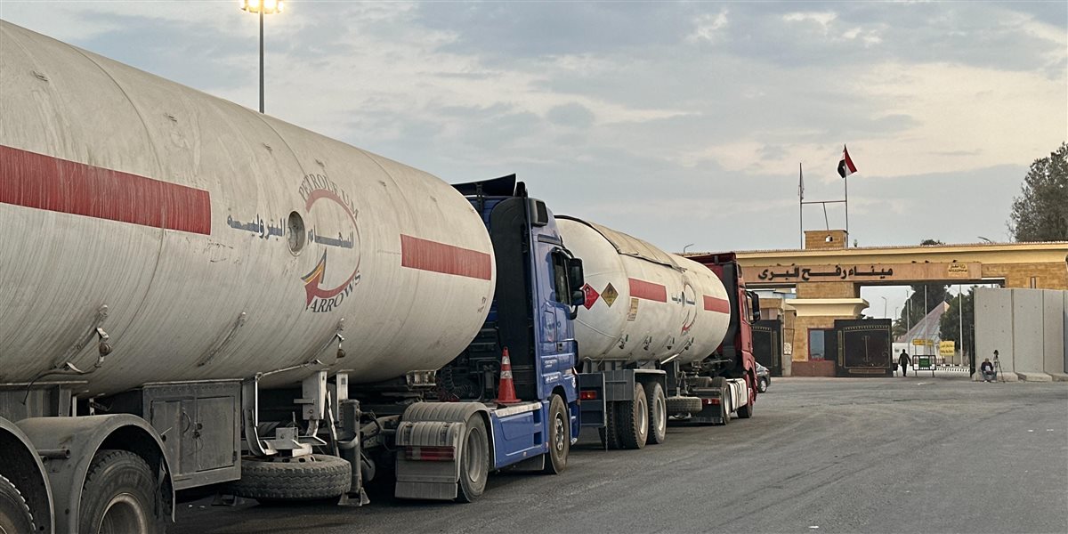 مساعدات الهلال الأحمر المرسلة لغزة&nbsp;