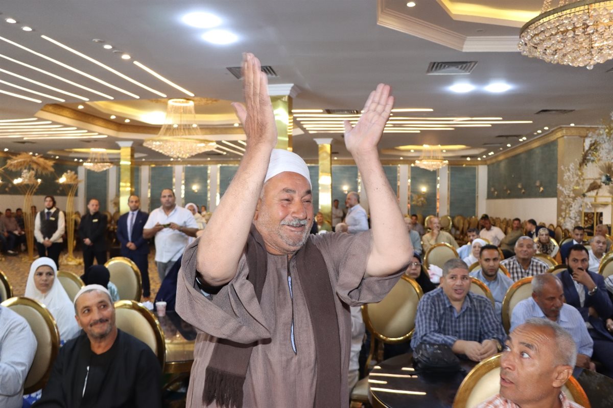 فرحة أحد الفائزين&nbsp;