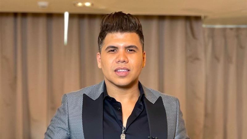 <strong>عمر كمال</strong>