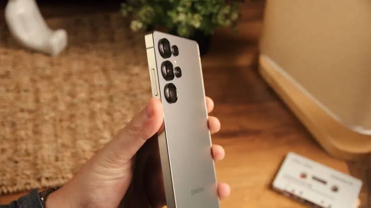 <strong>Galaxy S</strong>