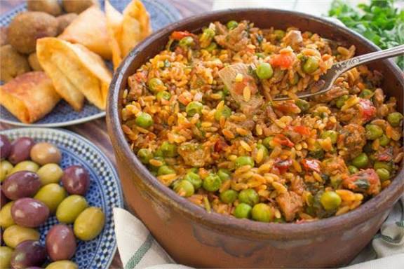 طاجن لسان عصفور باللحمة&nbsp;
